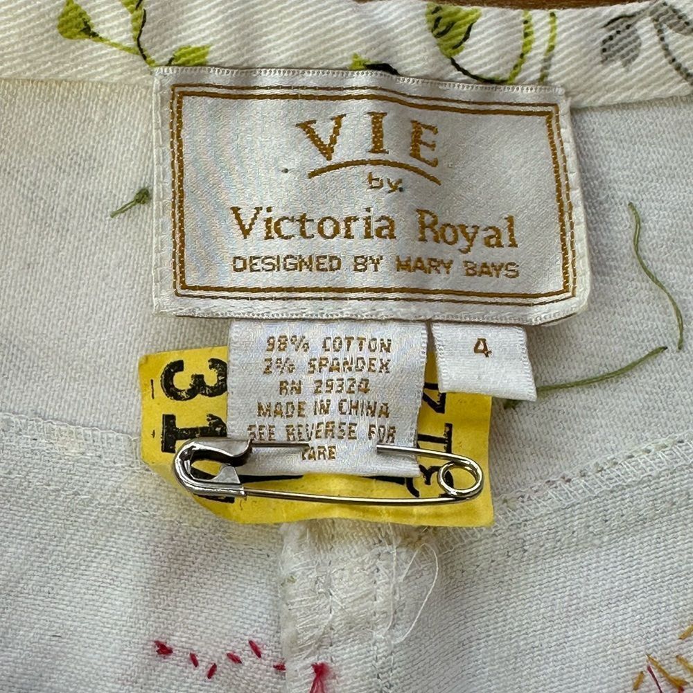 VIE by Victoria Royal Designed by Mary Bays Two Piece Beaded Set Size 4 - Picture 8 of 17